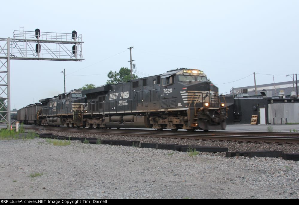 NS 7620 leads 858